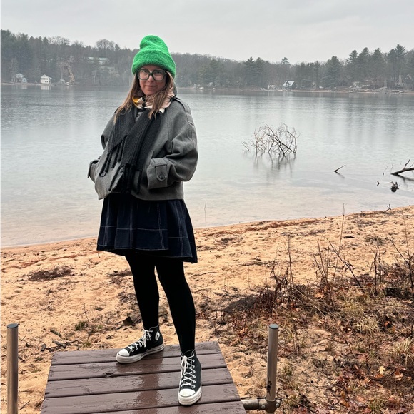 Meet your Posher, Britney - Picture 1 of 1